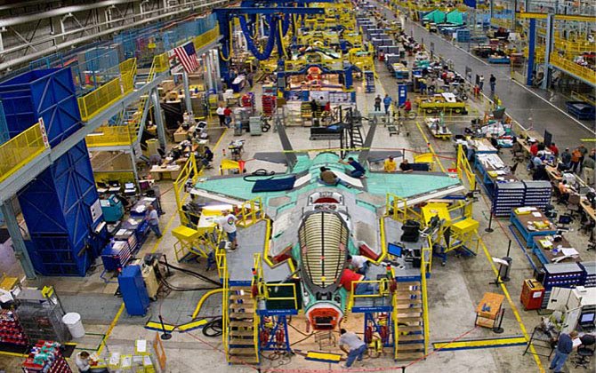 Russian Defense Ministry expects industry to produce more than 200 aircraft in 2015