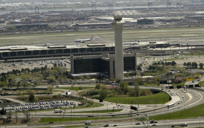 4 Hurt When Hangar Collapses at Newark Liberty International Airport