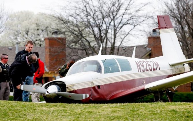 2 teens walk away from airplane after it crashes on Kansas golf course