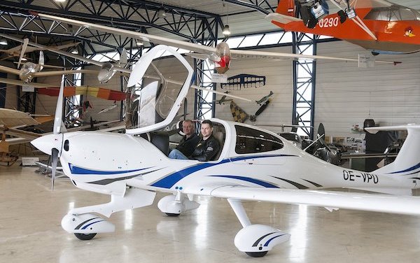 20 Years Anniversary of the DA40: 400th Austrian built DA40 NG delivered 