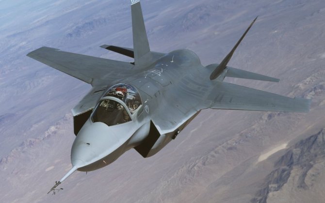 U.S. Air Force warns F-35 order review could damage program