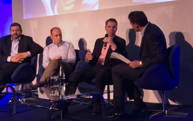 Google Urges Airlines to Reap Rewards From Mobile Disruption
