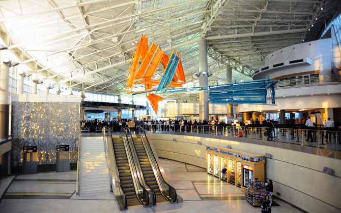 Houston Intercontinental Airport enjoys solid traffic growth and wins new key long-haul service