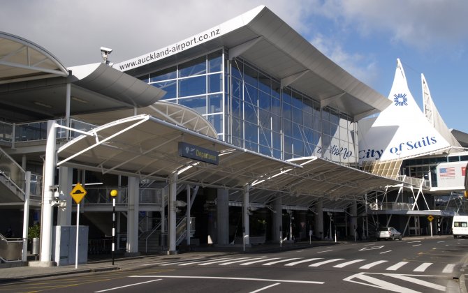 Passengers on Flight from Auckland to Kuala Lumpur Stuck in Airport Limbo