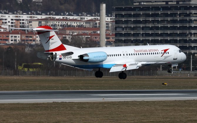 Incident: Austrian F100 at Stuttgart on Oct. 8, 2015, Could Not Retract All Gears