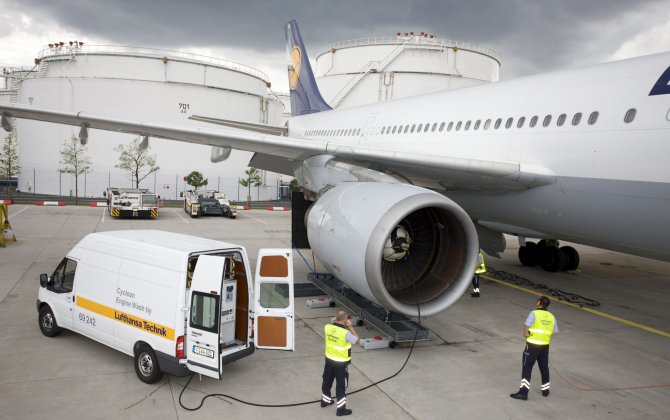 Lufthansa Technik offers advanced Cyclean&reg; engine wash