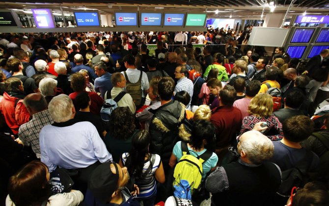 Airlines Try to Win Passengers' Hearts by Keeping Them Better Informed