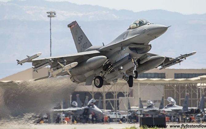 Boeing wins $898 million contract for 15 EA-18G fighter jets