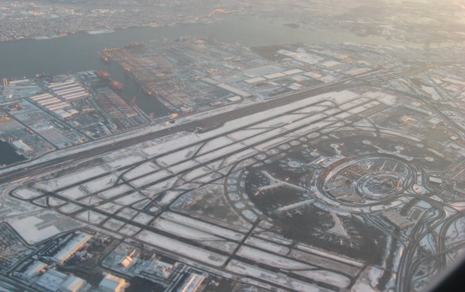 U.S. Sues to Block United Airlines from Newark Expansion