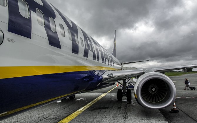Boeing, Ryanair Celebrate Milestone 375th Next-Generation 737-800 Delivery