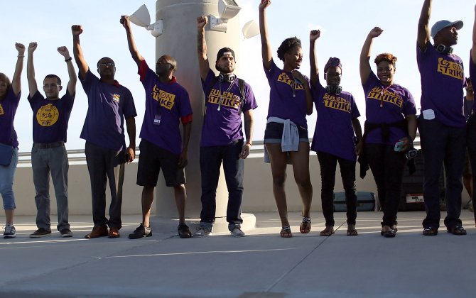 2,000 Contract Airport Workers went on Strike at Seven U.S. Hubs