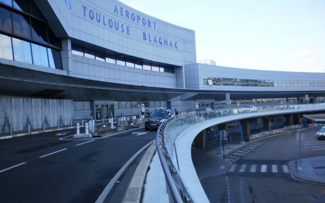 French Cities Say Airport Sale a Ticket to Weakening Paris Power