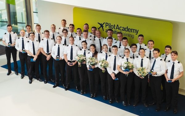airBaltic Pilot Academy celebrates 33 graduates