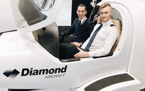airBaltic Pilot Academy Receives Diamond Flight Simulator