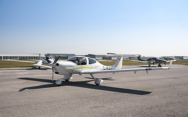 airBaltic Training receives Diamond Aircraft fleet and orders more