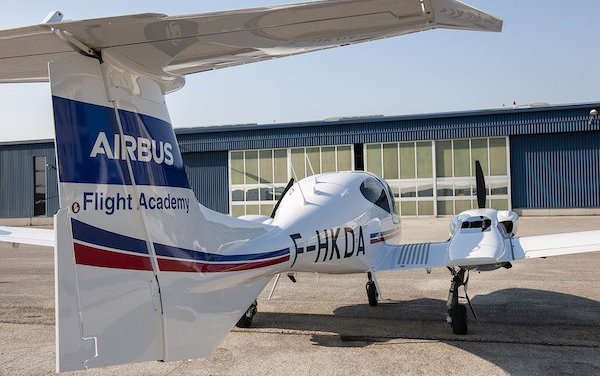 Airbus trains with Diamond Aircraft DA42-VI