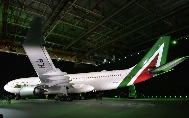Alitalia&rsquo;s board approves profitability strategy including &euro;1bn in cost cuts by 2019