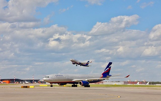 An engine record celebrated by Rolls-Royce and Aeroflot