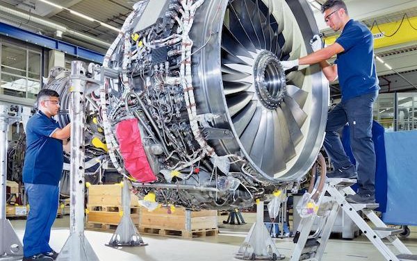An exclusive V2500 contract between MTU Maintenance and JetBlue Airways