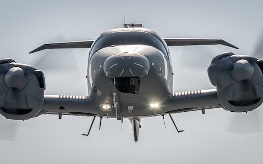 Avantix Flashhawk fits to Diamond DA62 special mission aircraft