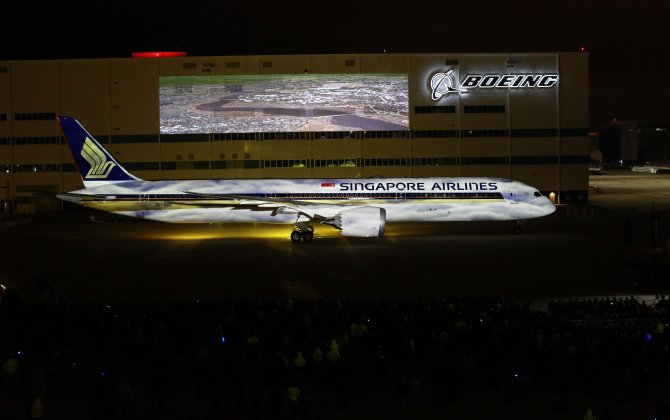 Boeing Delivers World's First 787-10 Dreamliner to Singapore Airlines