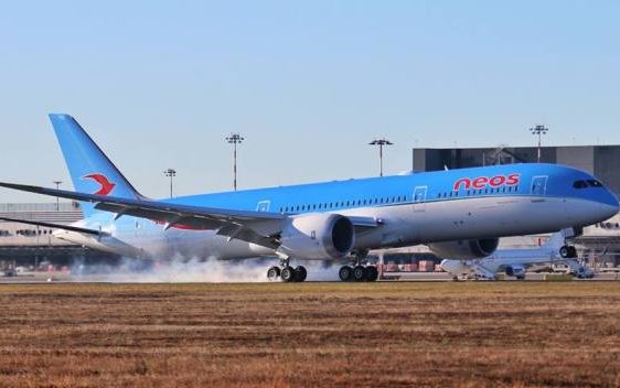 Boeing, Neos and AerCap Celebrate Delivery of Airline's First 787 Dreamliner
