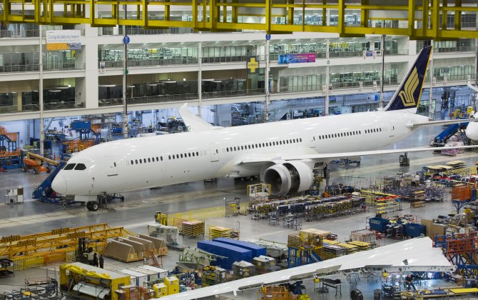 Boeing Rolls Out Singapore Airlines' First 787-10 Dreamliner