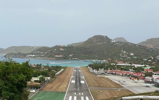 CARIBAVIA 2022 - St.Barth airport - recovery breaks all the records 