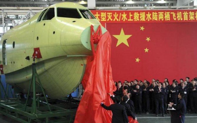 China-built amphibious aircraft takes maiden flight 