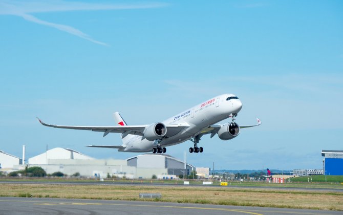 China Eastern Airlines&rsquo; first A350 XWB performs maiden flight