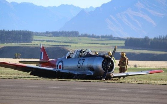 Classic Harvard plane crashes after Warbirds Over Wanaka