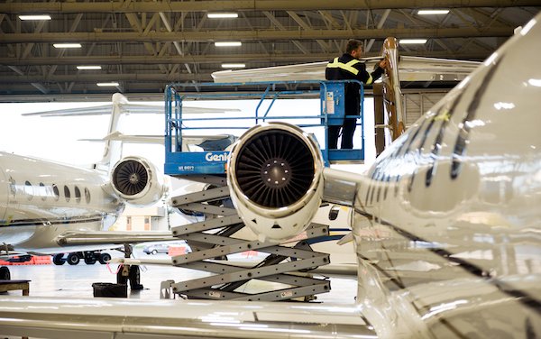 Clay Lacy received AFAC repair station authorization by Mexico Aviation Authority