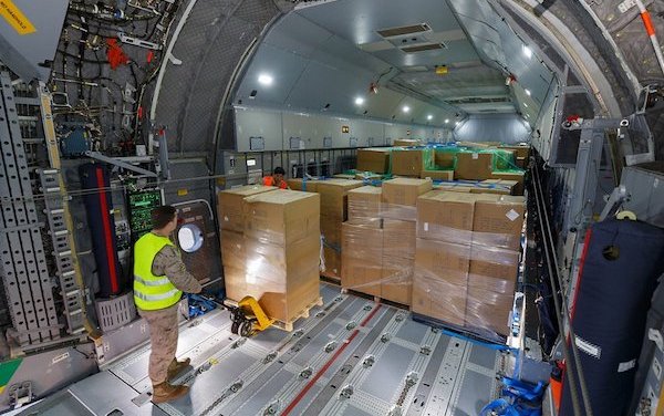 COVID-19 crisis efforts - Airbus A400M transports masks to Spain 