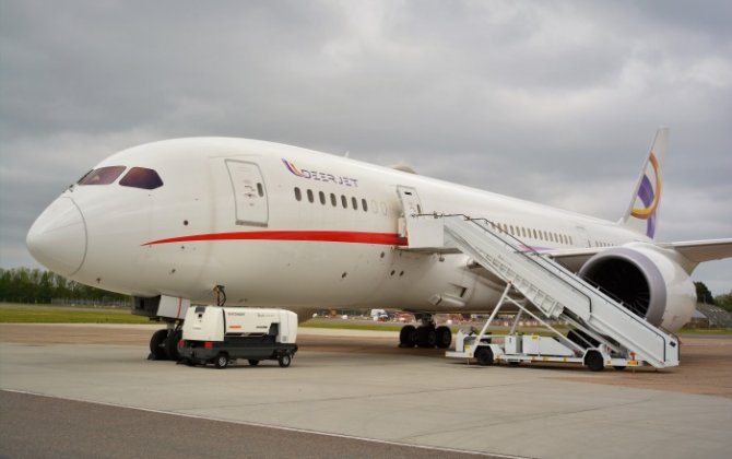 Deer Jet Exhibits 787 Dream Jet in the UK