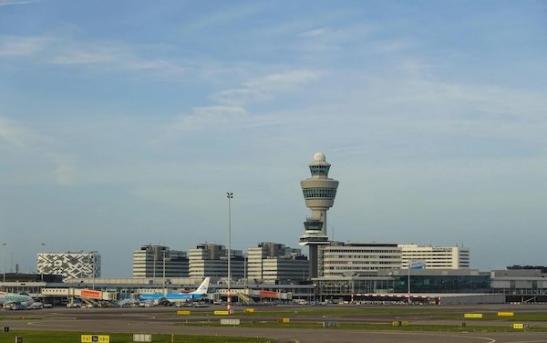 Discovering the Airports of the Netherlands: Beyond Schiphol