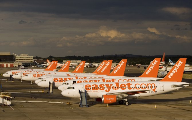 easyJet adds 85,000 extra seats from London Luton Airport to Amsterdam and Barcelona this summer