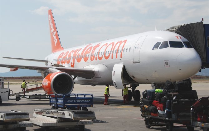 easyJet takes delivery of new, more efficient 186 seat A320