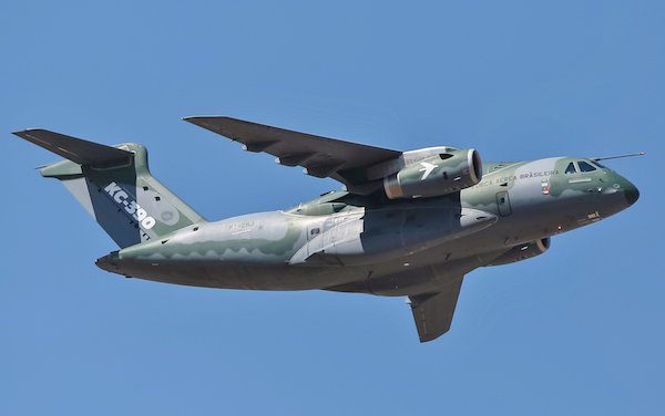 Embraer multi-mission airlift KC-390 comes to Paris