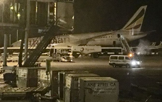 Ethiopian Airlines 787 Nose Gear Collapses at the Gate