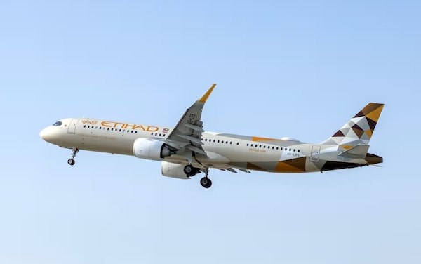 Etihad Airways reached landmark milestone with 300 daily passenger flights