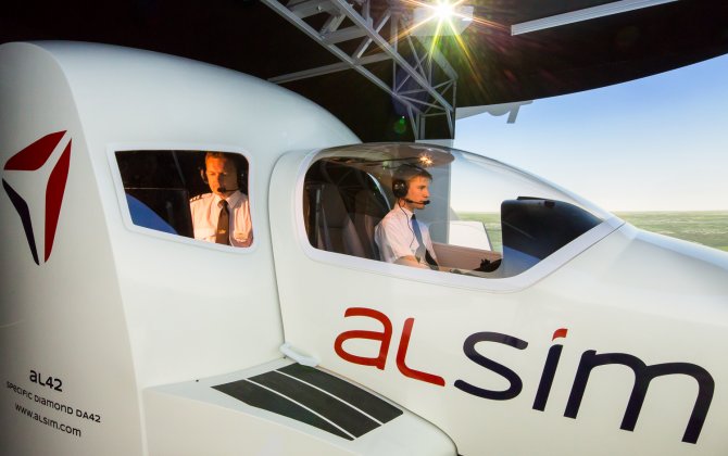First AL42 Level 5 simulator sale in China and a new partnership begins with AXAVIATION