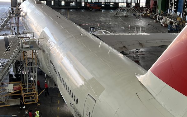 First Boeing 777 with AeroSHARK takes off on passenger flights