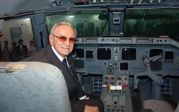 First Brazilian to receive one of the most important Aeronautical Awards in the World - Ozires Silva