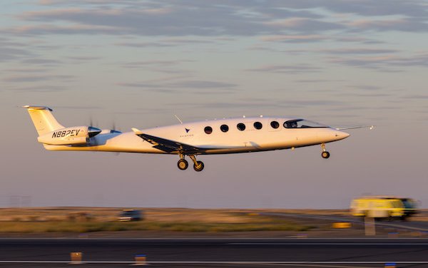 First flight of all-electric Alice aircraft