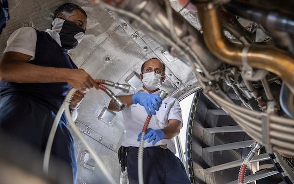 GE Aviation & Etihad Airways partners on groundbreaking GE 360 foam wash jet engine cleaning system