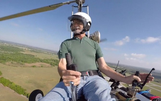 Gyrocopter pilot nearly collided with airplane