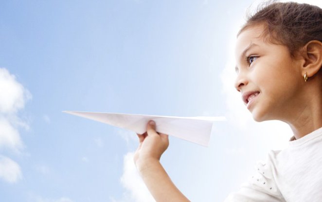 Hands-on model for attracting girls to aviation gains popularity