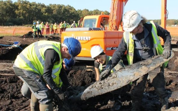 Holme Fen Spitfire dig 'exemplar' for future aviation digs