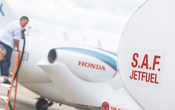 Honda Aircraft Company becomes first twin-turbine very light business jet manufacturer to fly HondaJet on 100% SAF 
