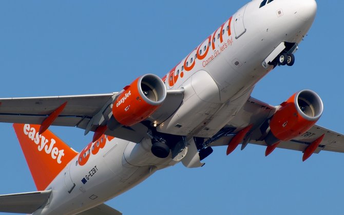 Is it possible to fly around the world on low-cost carriers?